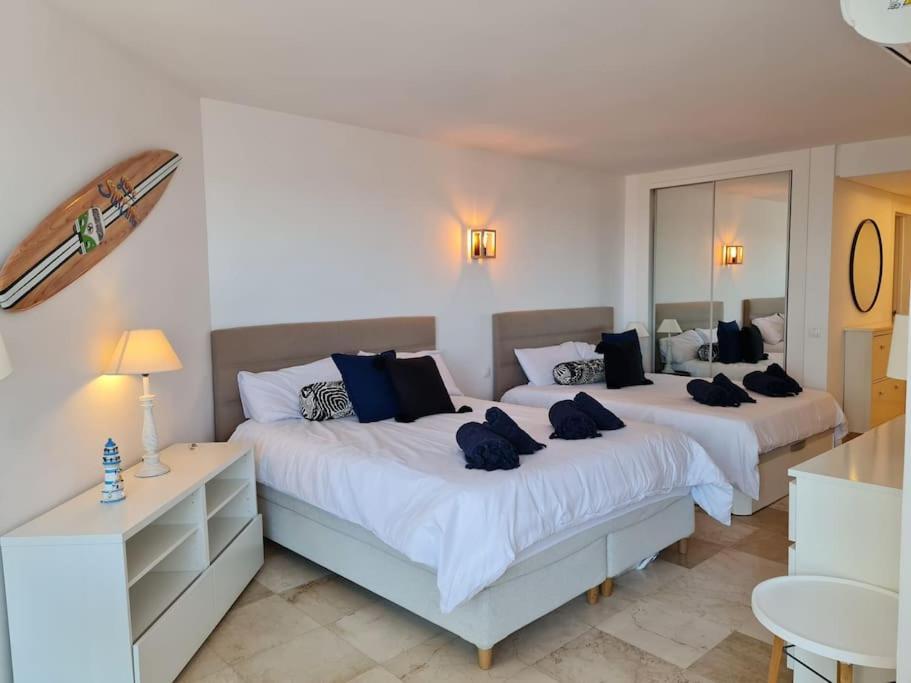 Apartment Frontline With Sea Views And Rooftop Pool Marbella