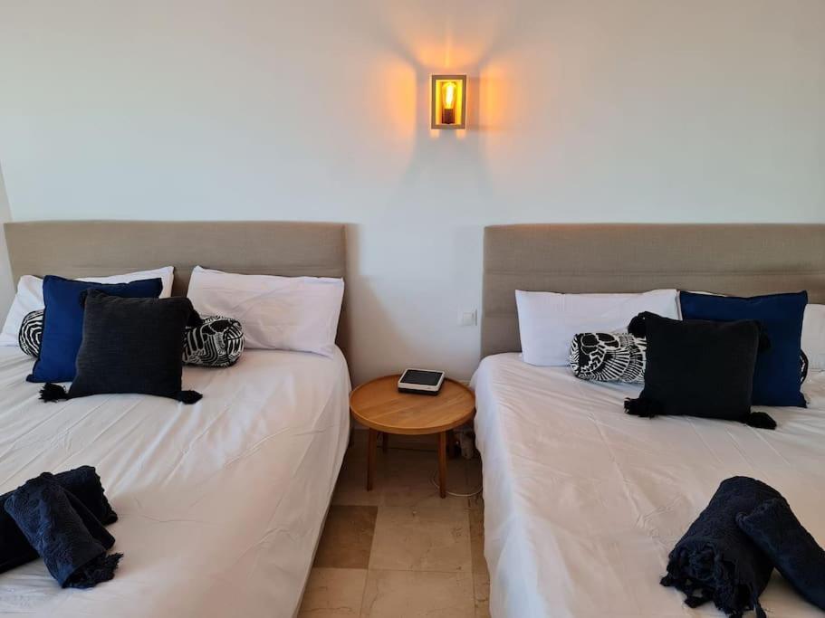 Apartment Frontline With Sea Views And Rooftop Pool