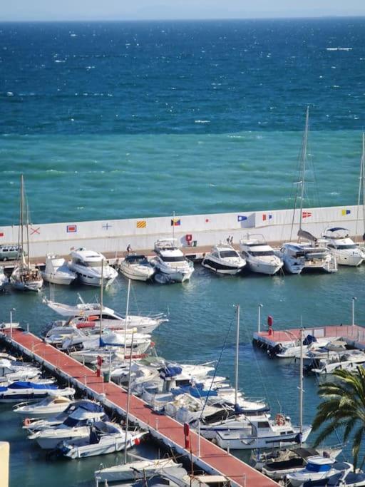Apartment Frontline With Sea Views And Rooftop Pool